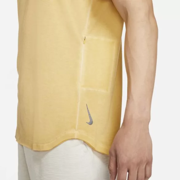 Nike Nike Yoga Nomad Men's Short-Sleeve Top Férfi póló - SM-DC6723-761
